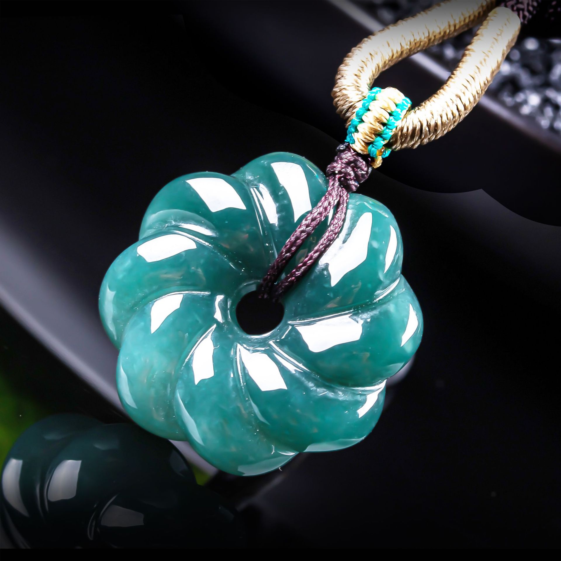 Women Accessories Gift - จี้สร้อยคอหยกพม่าแท้รูปดอกไม้ เครื่องประดับอัญมณี เครื่องรางนำโชค เครื่องประดับแฟชั่น หยกแท้ ของขวัญหรูหราสำหรับผู้หญิง
