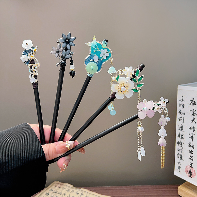 Women Accessories Aesthetic - กิ๊บติดผมพู่ห้อยแบบคลาสสิก สีดำ ทำจากไม้ประดับดอกไม้และมุก เครื่องประดับผมสไตล์จีนฮั่นฝู แบบย้อนยุค สำหรับเจ้าสาว
